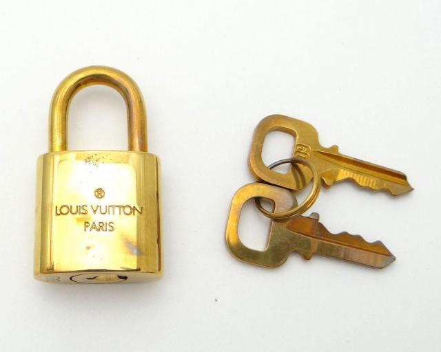 LOUIS VUITTON ���C���B�g�� �p�h���b�N �J�f�i �싞���~��2�{ �S�[���h��USED���y���������z �� �u�����h�� 