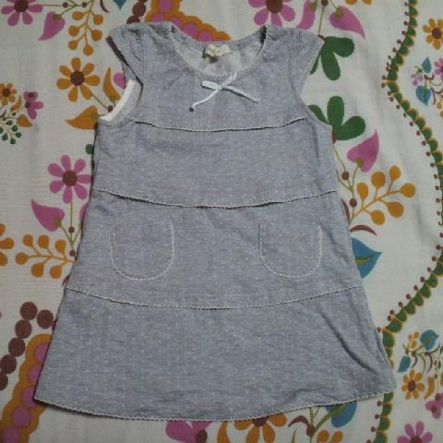 キッズHusHusH/ハッシュアッシュグレー フリル ワンピース 90p < ブランド  キッズHusHusH/ハッシュアッシュグレー フリル ワンピース 90p  < ブランドの