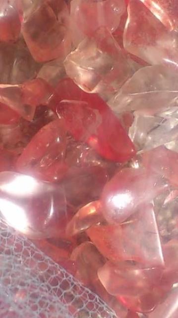 1キロ!赤溶錬水晶原石さざれ石!水に入れると、一段と綺麗に飾れます。 < インテリア/ライフ  1キロ!赤溶錬水晶原石さざれ石!水に入れると、一段と綺麗に飾れます。 < インテリア/ライフの