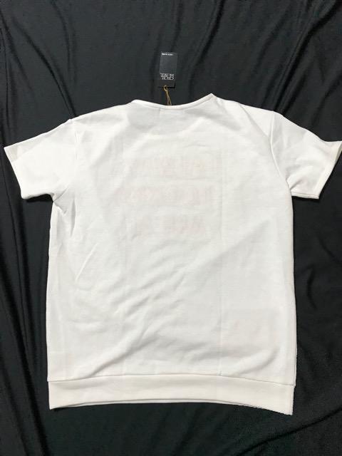 CECIL McBEE セシルマクビー 厚手 Tシャツ ホワイト Mサイズ キラキラ 英字 レッド < ブランド  CECIL McBEE セシルマクビー 厚手 Tシャツ ホワイト Mサイズ キラキラ 英字 レッド < ブランドの