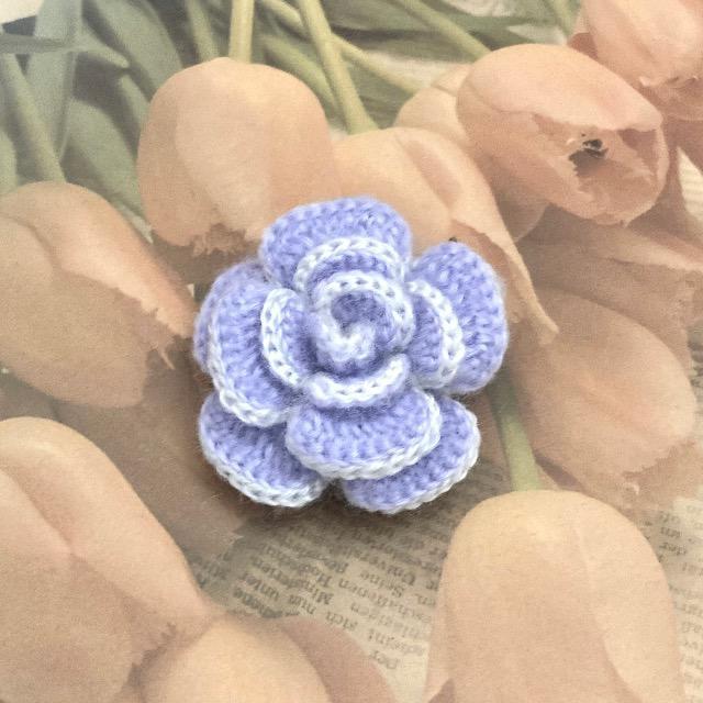 ハンドメイド♪かぎ針編み 薔薇風お花モチーフのブローチ < 女性ファッション  ハンドメイド♪かぎ針編み 薔薇風お花モチーフのブローチ  < 女性ファッションの