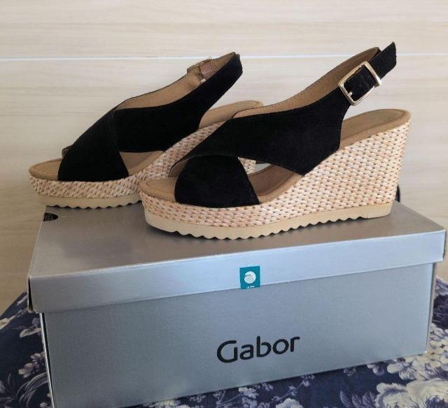 Gabor/ガボールクロスストラップウェッジサンダル/スエード素材/ブラック/黒/サイズ4 1/2/日本サイズ24cm < ブランド  Gabor/ガボールクロスストラップウェッジサンダル/スエード素材/ブラック/黒/サイズ4 1/2/日本サイズ24cm < ブランドの