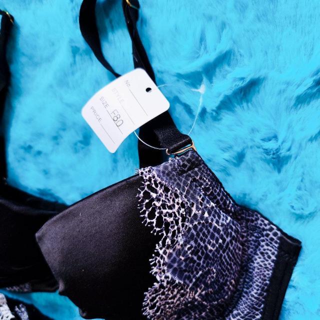 激Sexy。。。F80×L。。3点セット。。ツルツルサテン調×パイソン柄レースブラジャー&ショーツセット。大きいサイズグラマー < 女性ファッション  激Sexy。。。F80×L。。3点セット。。ツルツルサテン調×パイソン柄レースブラジャー&ショーツセット。大きいサイズグラマー < 女性ファッションの