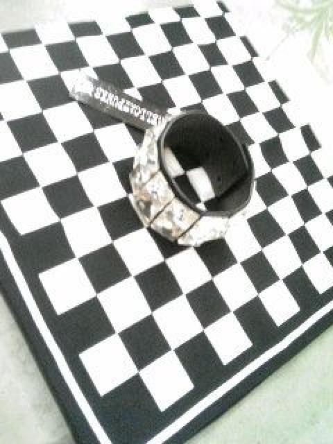 Vi2AANeXgohBK/CL   uh 