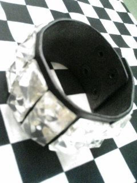 Vi2AANeXgohBK/CL  uh 