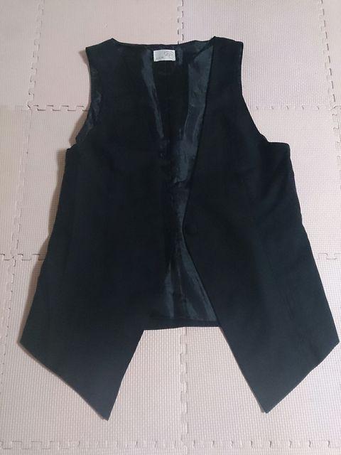 a.r.w 黒 美品 ベスト < 女性ファッション a.r.w 黒 美品 ベスト < 女性ファッションの