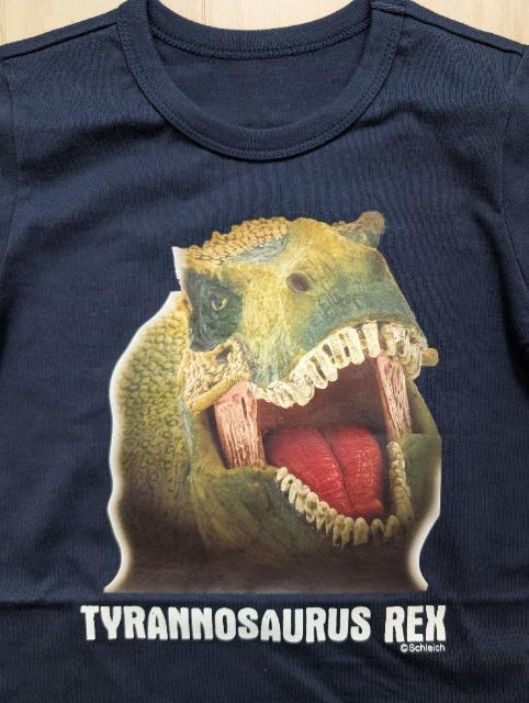 120★シュライヒSchleich★ティラノサウルスプリント七分袖Tシャツ★新品★送料無料 < キッズ/ベビー  120★シュライヒSchleich★ティラノサウルスプリント七分袖Tシャツ★新品★送料無料 < キッズ/ベビーの