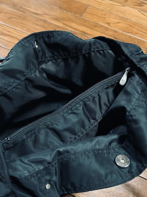 【A4可能】MARY QUANT◆マリークワント◆ロゴ入◆ブラックナイロン軽量ショルダートートバッグ < ブランド 【A4可能】MARY QUANT◆マリークワント◆ロゴ入◆ブラックナイロン軽量ショルダートートバッグ < ブランドの