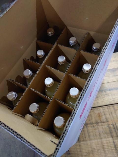 青森りんご サンふじ100% りんごジュース 1L12本入り 送料込 < グルメ/ドリンク 青森りんご サンふじ100% りんごジュース 1L12本入り 送料込 < グルメ/ドリンクの