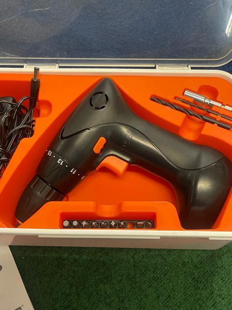 IKEA FIXA 7.2V 電動ドライバードリル 充電器&ビットセット付き IKEA 電動ドライバー 電動工具 充電式 ドリル < 家電/AV IKEA FIXA 7.2V 電動ドライバードリル 充電器&ビットセット付き IKEA 電動ドライバー 電動工具 充電式 ドリル < 家電/AVの