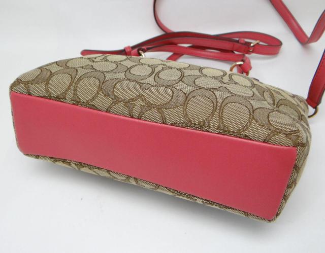 コーチ シグネチャー 2WAYハンドバッグ ピンク×カーキ<美品> < ブランド コーチ シグネチャー 2WAYハンドバッグ ピンク×カーキ<美品> < ブランドの