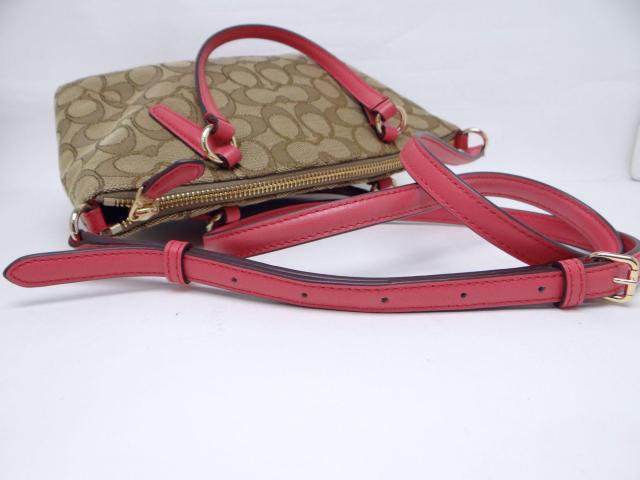 コーチ シグネチャー 2WAYハンドバッグ ピンク×カーキ<美品> < ブランド コーチ シグネチャー 2WAYハンドバッグ ピンク×カーキ<美品> < ブランドの