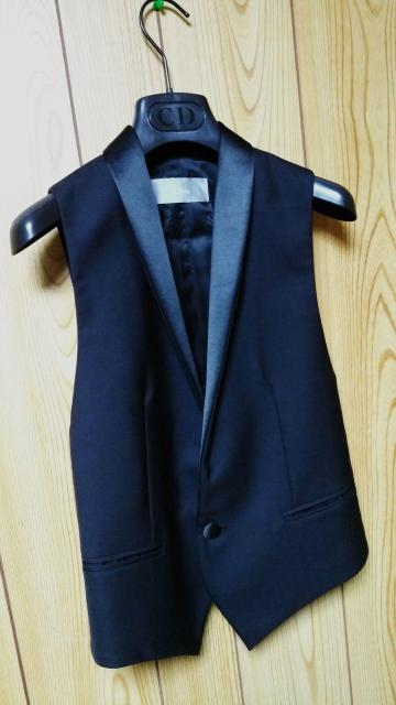 国内正規 美品 ディオールオム スモーキングショールジレ 黒 シャイニー光沢ラペルベスト 最小38 XXS ジャケット以上の存在感 < ブランド  国内正規 美品 ディオールオム スモーキングショールジレ 黒 シャイニー光沢ラペルベスト 最小38 XXS ジャケット以上の存在感 < ブランドの