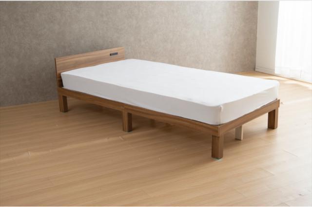 【新品未使用】コンセント付きすのこベッド 天然木 木製 シングル フレームのみ ブラウン < インテリア/ライフ 【新品未使用】コンセント付きすのこベッド 天然木 木製 シングル フレームのみ ブラウン < インテリア/ライフの