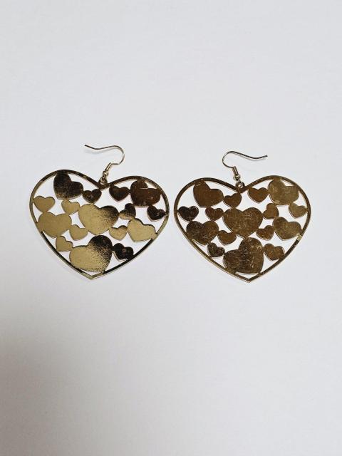 (38) 新品 総柄 カラフルハート gold ぶら下がりピアス < 女性アクセサリー/時計 (38) 新品 総柄 カラフルハート gold ぶら下がりピアス < 女性アクセサリー/時計の