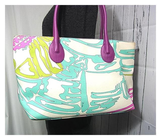 �����K�i�Ǖi�G�~���I�v�b�`�@EMILIO PUCCI �@�g�[�g�o�b�N62BE04