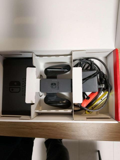 Nintendo Switch 本体 ネオンカラー Joy-Con(L)ネオングリーン/(R)ネオンピンク < ゲーム本体/ソフト Nintendo Switch 本体 ネオンカラー Joy-Con(L)ネオングリーン/(R)ネオンピンク < ゲーム本体/ソフトの