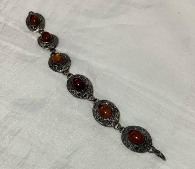 アンティークヴィンテージ☆琥珀ブレスレット < 女性アクセサリー/時計 アンティークヴィンテージ☆琥珀ブレスレット < 女性アクセサリー/時計の