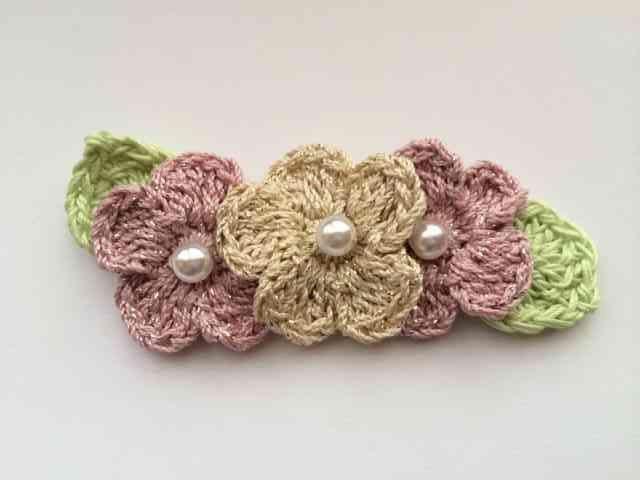 ハンドメイド ブローチ コサージュ キラキラレースの小花♪ < 女性ファッション  ハンドメイド ブローチ コサージュ キラキラレースの小花♪ < 女性ファッションの