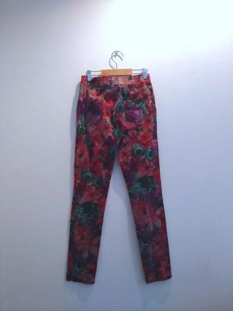 レトロ 赤 レッド 花柄 ストレッチ パンツ レギンス Mサイズ < 女性ファッション  レトロ 赤 レッド 花柄 ストレッチ パンツ レギンス Mサイズ < 女性ファッションの