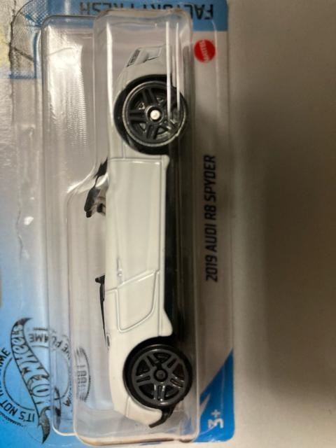 ホットウィール・2019アウディR8ロードスター 白(他も出品中) < ホビー  ホットウィール・2019アウディR8ロードスター 白(他も出品中) < ホビーの