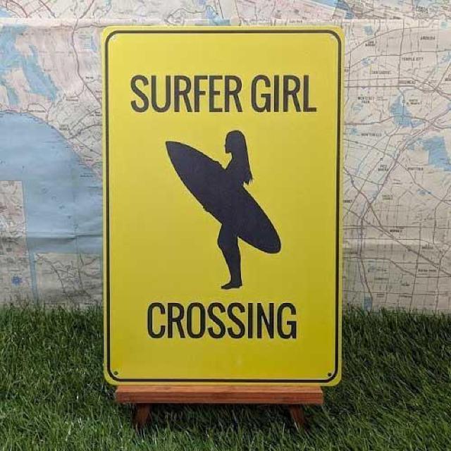 新品【ブリキ看板】Surfing/サーフィン Surfer Girl Crossing < ホビー  新品【ブリキ看板】Surfing/サーフィン Surfer Girl Crossing  < ホビーの
