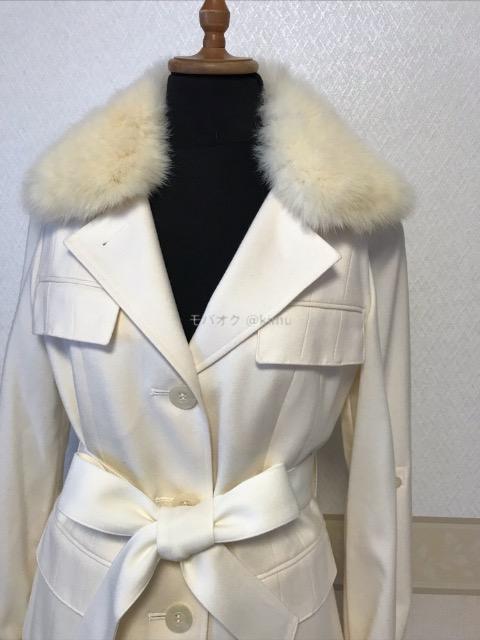 J&R フォックスファー付きウールジャケット白 未使用 < 女性ファッション J&R フォックスファー付きウールジャケット白 未使用 < 女性ファッションの