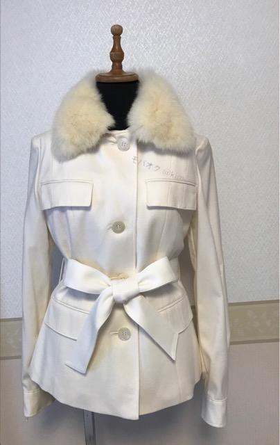J&R フォックスファー付きウールジャケット白 未使用 < 女性ファッション J&R フォックスファー付きウールジャケット白 未使用 < 女性ファッションの