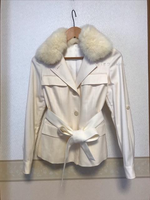 J&R フォックスファー付きウールジャケット白 未使用 < 女性ファッション J&R フォックスファー付きウールジャケット白 未使用 < 女性ファッションの