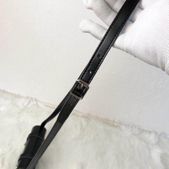 �y���g�p���zDr.Martens �h�N�^�[�}�[�`�� �T�b�`�F�� �V�����_�[�o�b�O �N���X�{�f�B �u���b�N ���U�[ �� �u�����h�� 