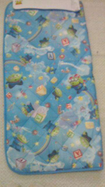 エイリアンルームマット正方形100×100p < キッズ/ベビー  エイリアンルームマット正方形100×100p  < キッズ/ベビーの