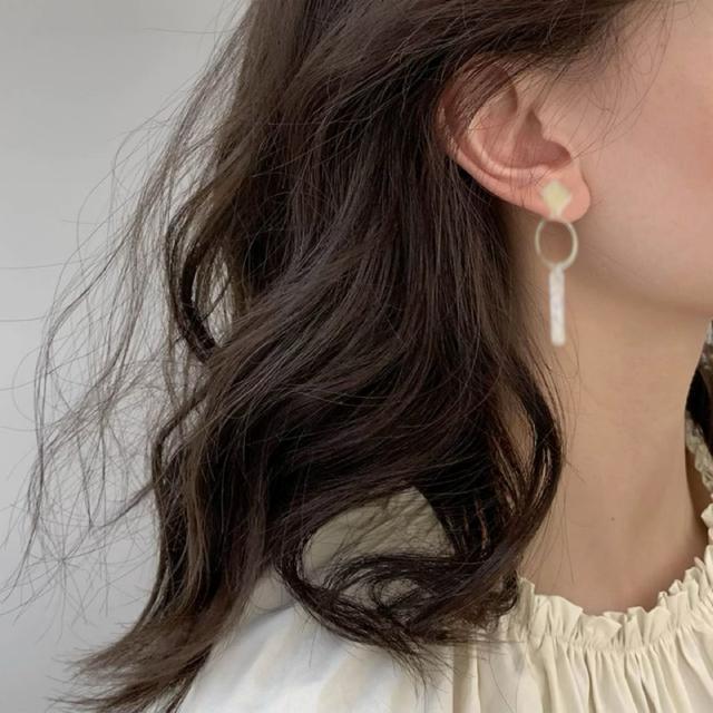 アセチアシンメピアス●Grayグレー×ゴールド●ロングピアス アシンメトリー バーピアス● < 女性アクセサリー/時計  アセチアシンメピアス●Grayグレー×ゴールド●ロングピアス アシンメトリー バーピアス● < 女性アクセサリー/時計の
