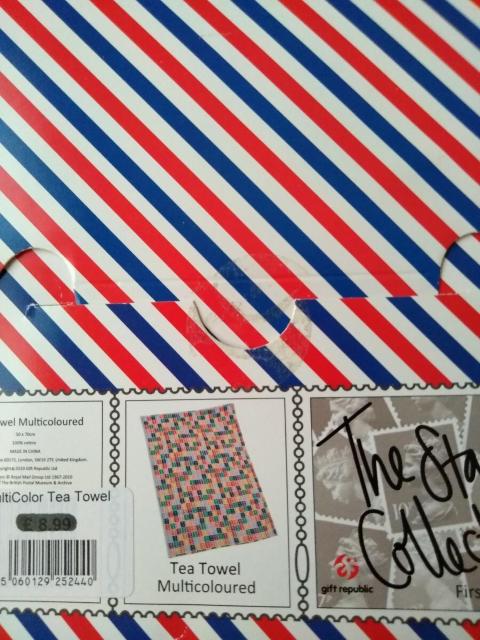 The Stamp Collection MultiColoured First Class Giftsイギリス切手柄ティータオル < インテリア/ライフ  The Stamp Collection MultiColoured First Class Giftsイギリス切手柄ティータオル < インテリア/ライフの