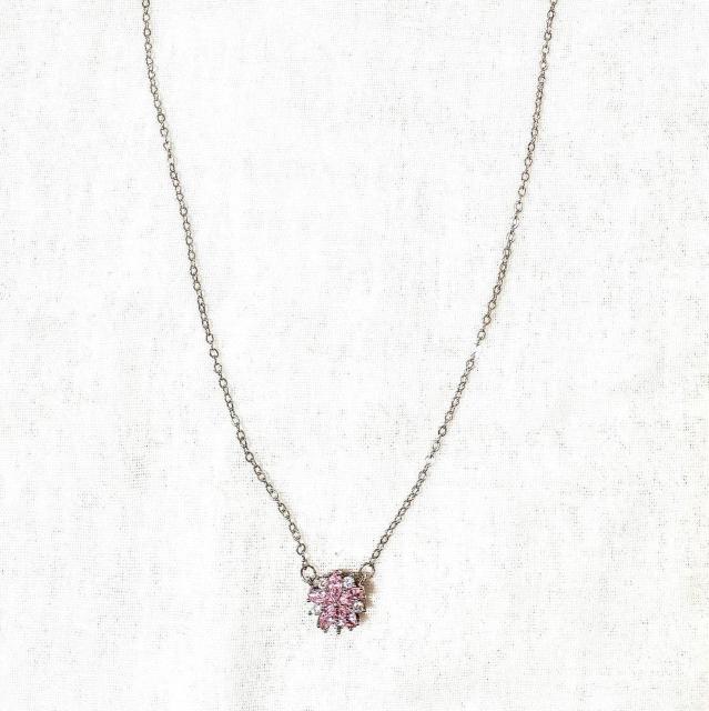 新品未使用、桜モチーフネックレス、プラチナコートチェーン < 女性アクセサリー/時計  新品未使用、桜モチーフネックレス、プラチナコートチェーン < 女性アクセサリー/時計の
