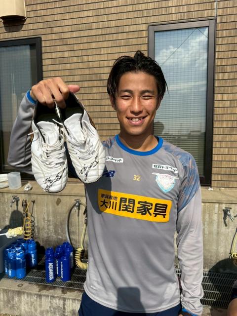 #32 小川 大空選手 実使用・直筆サイン入りスパイク < レジャー/スポーツ #32 小川 大空選手 実使用・直筆サイン入りスパイク < レジャー/スポーツの