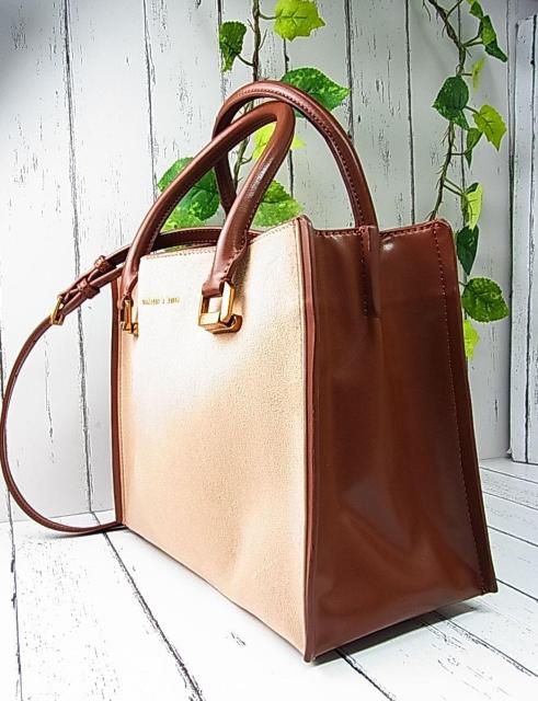 ���K�ɔ��i CHARLES & KEITH �`���[���Y���L�[�X�{�v�X�G�[�h�~���U�[���|���E���^��2WAY�n���h���V�����_�[�o�b�O �� �u�����h�� 