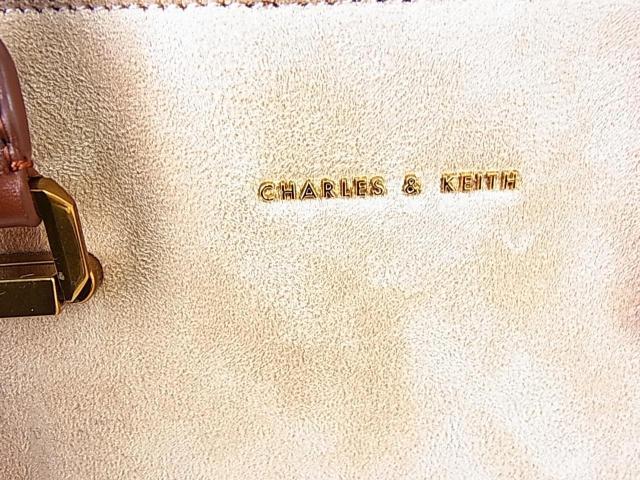 ���K�ɔ��i CHARLES & KEITH �`���[���Y���L�[�X�{�v�X�G�[�h�~���U�[���|���E���^��2WAY�n���h���V�����_�[�o�b�O �� �u�����h�� 