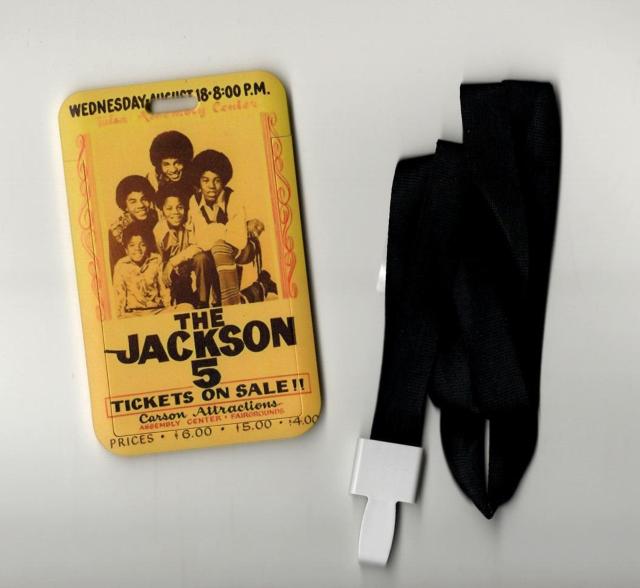 新品 ジャクソン5 IDカードホルダーケース ネックストラップ付き ICカードケース マイケル・ジャクソン < タレントグッズ 新品 ジャクソン5 IDカードホルダーケース ネックストラップ付き ICカードケース マイケル・ジャクソン < タレントグッズの