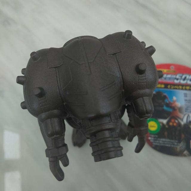 ウルトラ怪獣500 インペライザー ライブサイン付 < ホビー  ウルトラ怪獣500 インペライザー ライブサイン付 < ホビーの