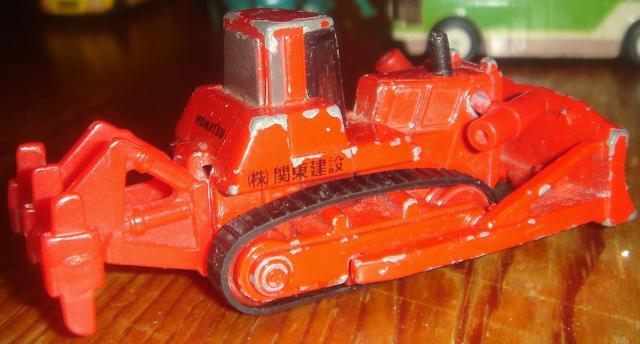 トミカ TOMICA No.114 コマツ ブルドーザ D375A-2 ミニカー < ホビー  トミカ TOMICA No.114 コマツ ブルドーザ D375A-2 ミニカー < ホビーの