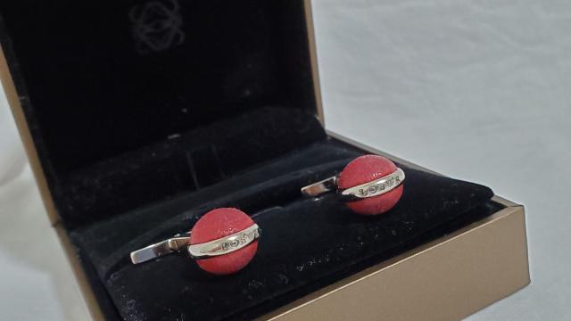 正規 ロエベ アマソナ アナグラム ロゴリング レザーラウンドカフス 赤 サークルボールカフリンクス クラシック ボタン 付属有 < ブランド  正規 ロエベ アマソナ アナグラム ロゴリング レザーラウンドカフス 赤 サークルボールカフリンクス クラシック ボタン 付属有 < ブランドの