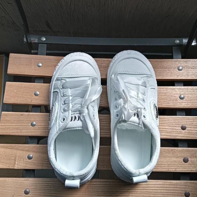 新品 23.5cm レディース スニーカー ホワイト シューズ 靴 厚底 < 女性ファッション  新品 23.5cm レディース スニーカー ホワイト シューズ 靴 厚底 < 女性ファッションの