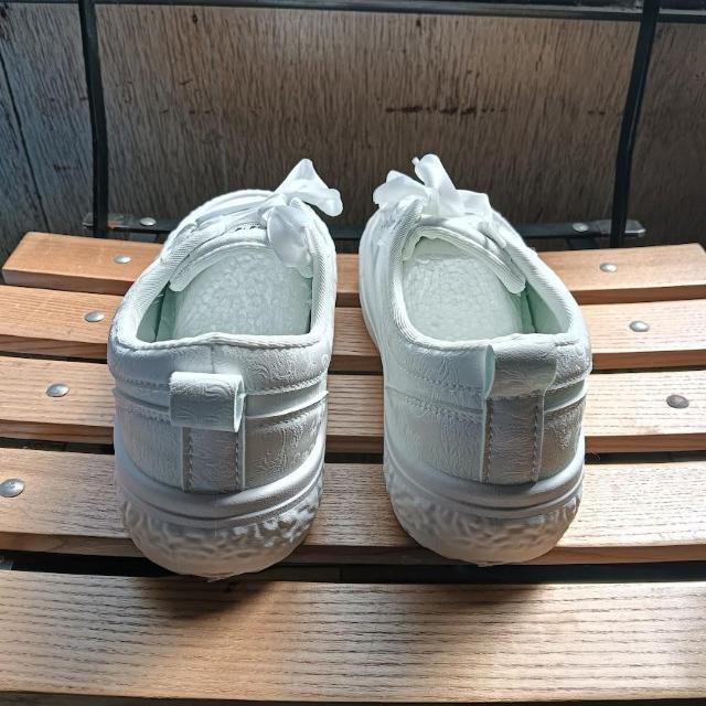 新品 23.5cm レディース スニーカー ホワイト シューズ 靴 厚底 < 女性ファッション  新品 23.5cm レディース スニーカー ホワイト シューズ 靴 厚底 < 女性ファッションの