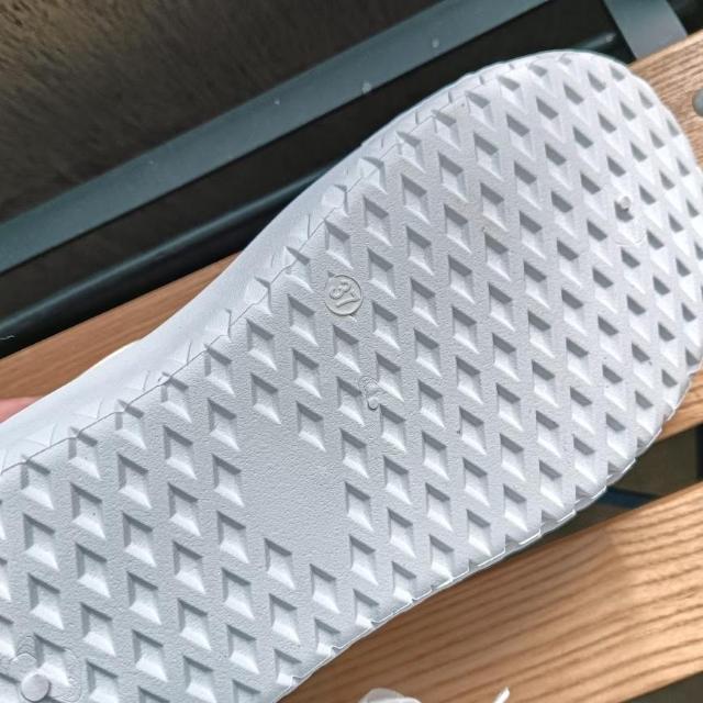 新品 23.5cm レディース スニーカー ホワイト シューズ 靴 厚底 < 女性ファッション  新品 23.5cm レディース スニーカー ホワイト シューズ 靴 厚底 < 女性ファッションの