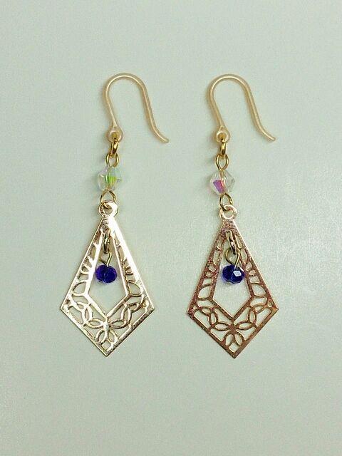 ゴールド雫透かしコバルト&クリスタルスワロ樹脂フック☆ < 女性アクセサリー/時計  ゴールド雫透かしコバルト&クリスタルスワロ樹脂フック☆ < 女性アクセサリー/時計の