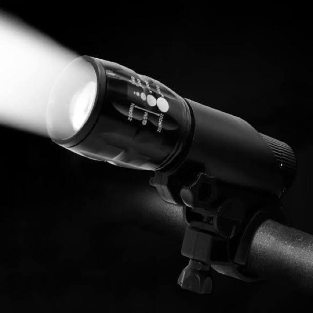 ハイ・ミドル・ストロボ 3モード♪防水 伸縮タイプ ズーム ストラップ付 LED ハンディライト 懐中電灯 < レジャー/スポーツ ハイ・ミドル・ストロボ 3モード♪防水 伸縮タイプ ズーム ストラップ付 LED ハンディライト 懐中電灯 < レジャー/スポーツの