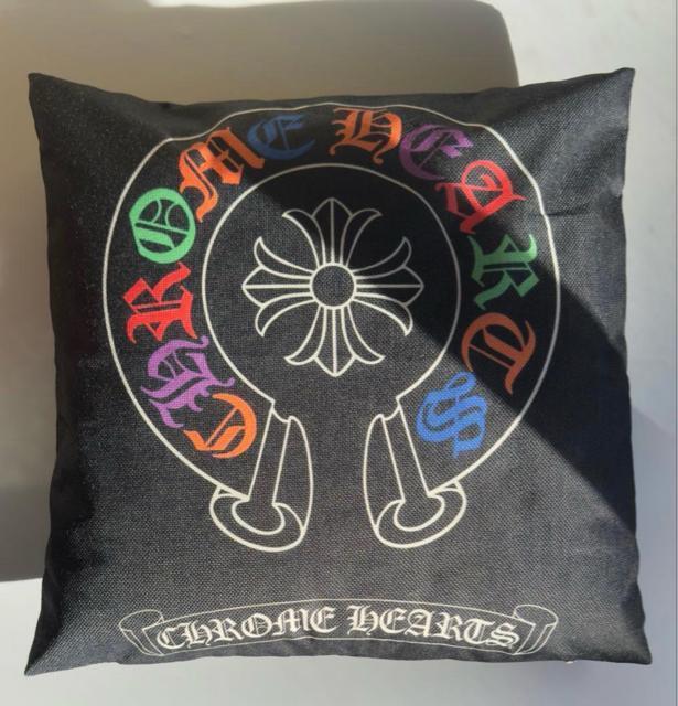 新品未使用クロムハーツ 柄ホースシューとプラスロゴクッションカバー45*45cm < インテリア/ライフ 新品未使用クロムハーツ 柄ホースシューとプラスロゴクッションカバー45*45cm < インテリア/ライフの