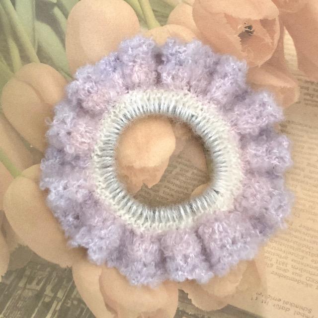 ハンドメイド かぎ針編み 毛糸のふわもこ編みシュシュ < 女性ファッション  ハンドメイド かぎ針編み 毛糸のふわもこ編みシュシュ < 女性ファッションの