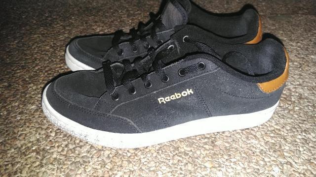 ローカットスニーカー Reebok リーボック 24.5cm 黒 < 女性ファッション  ローカットスニーカー Reebok リーボック 24.5cm 黒 < 女性ファッションの