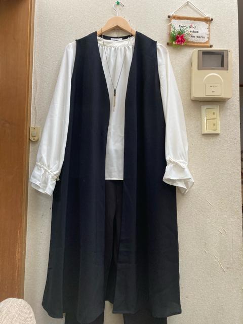 3L新品しまむら白ブラウス&黒ロングジレセットアップ < 女性ファッション  3L新品しまむら白ブラウス&黒ロングジレセットアップ  < 女性ファッションの